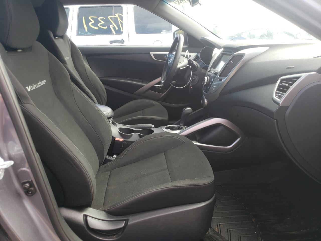 Photo 5 from auction – 2014 HYUNDAI VELOSTER with VIN KMHTC6AD7EU182977