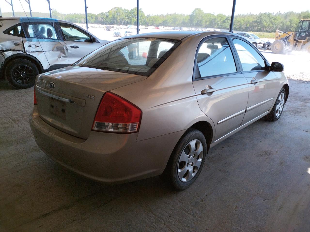 Photo 4 from auction – 2009 KIA SPECTRA EX with VIN KNAFE221295617569