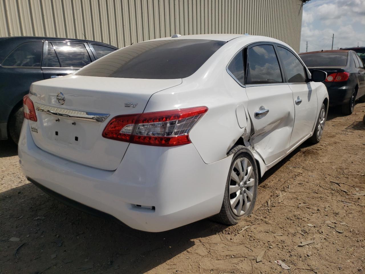 Photo 4 from auction – 2015 NISSAN SENTRA S with VIN 3N1AB7APXFL682371