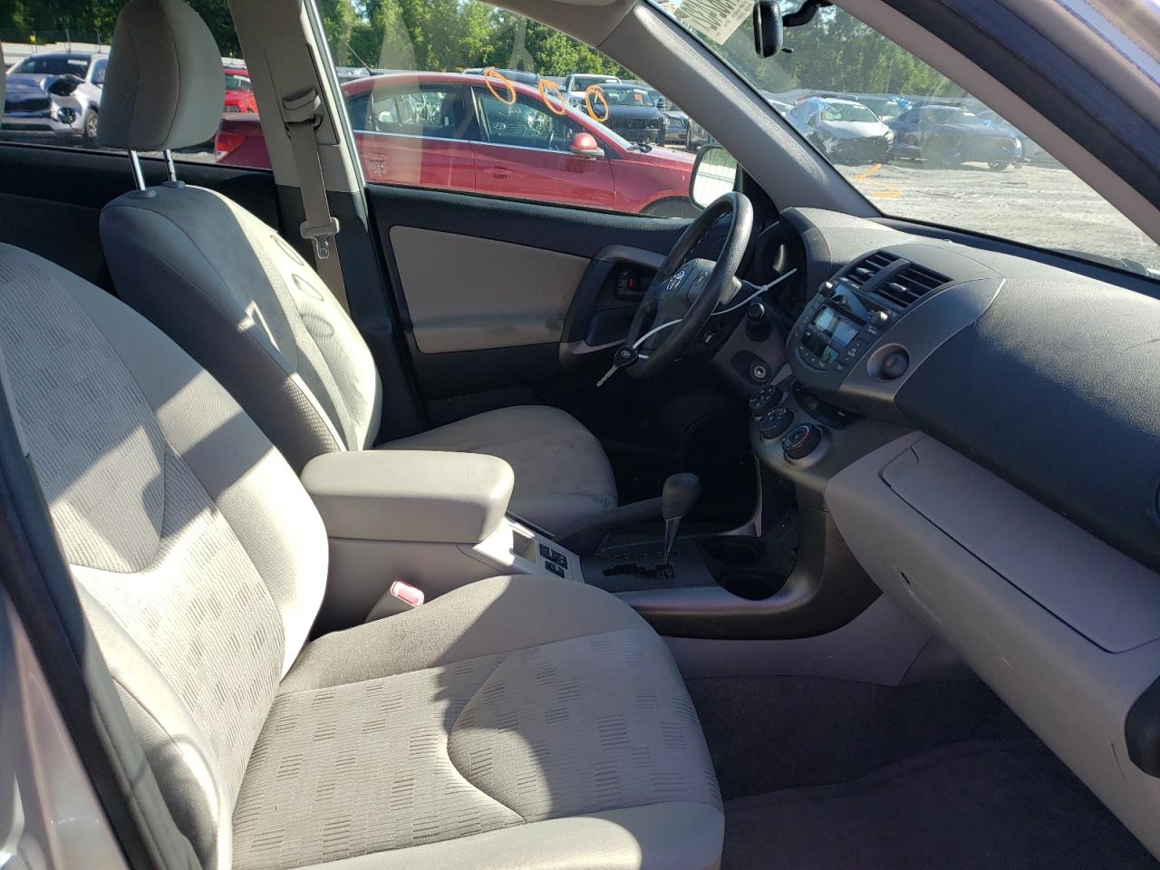 Photo 5 from auction – 2010 TOYOTA RAV4 with VIN JTMZF4DV6A5014699