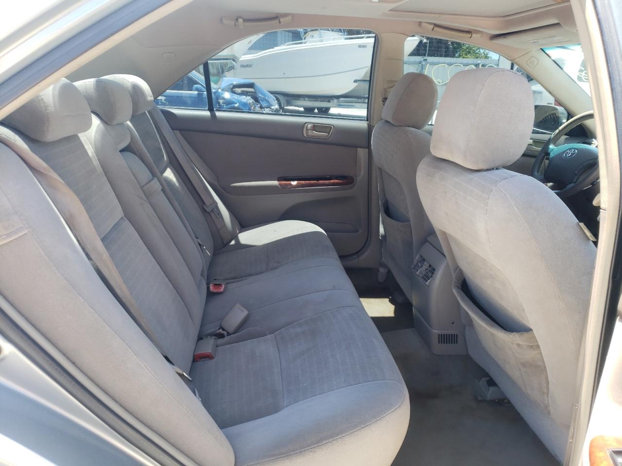 Photo 6 from auction – 2005 TOYOTA CAMRY LE with VIN 4T1BE30K45U548298