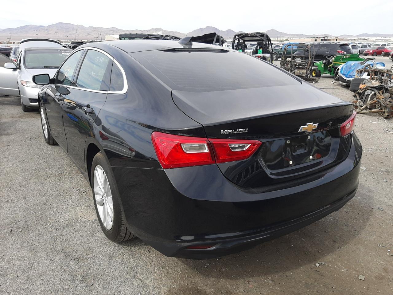 Photo 3 from auction – 2018 CHEVROLET MALIBU LT with VIN 1G1ZD5STXJF131122