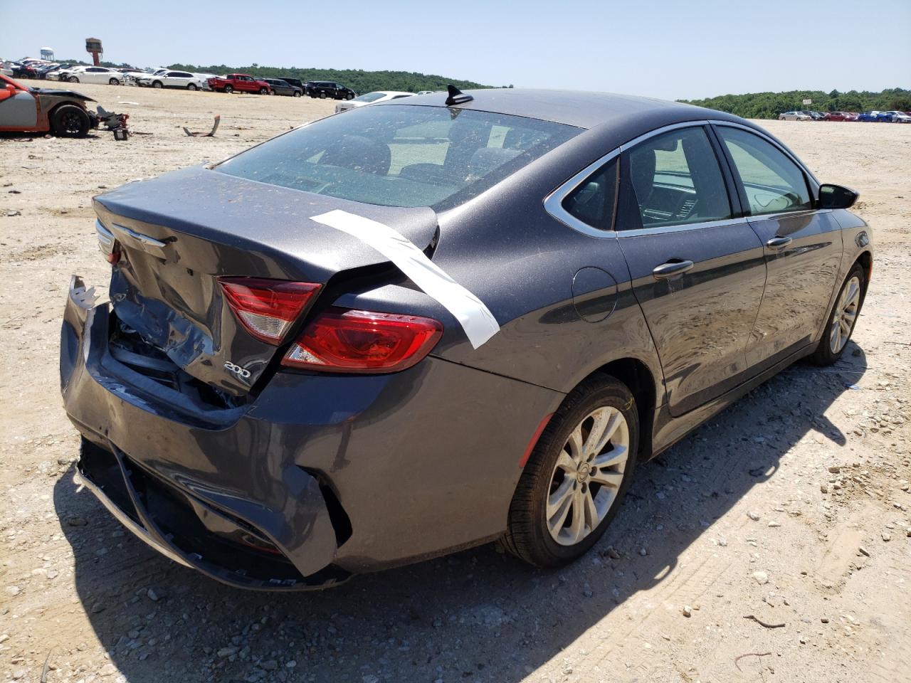 Photo 4 from auction – 2015 CHRYSLER 200 LIMITE with VIN 1C3CCCAB1FN673479