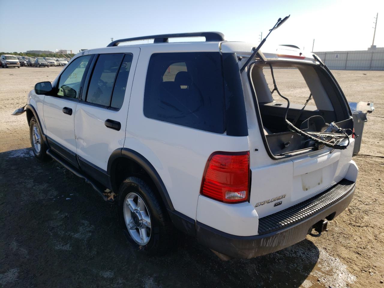 Photo 3 from auction – 2003 FORD EXPLORER X with VIN 1FMZU63K63UA45190