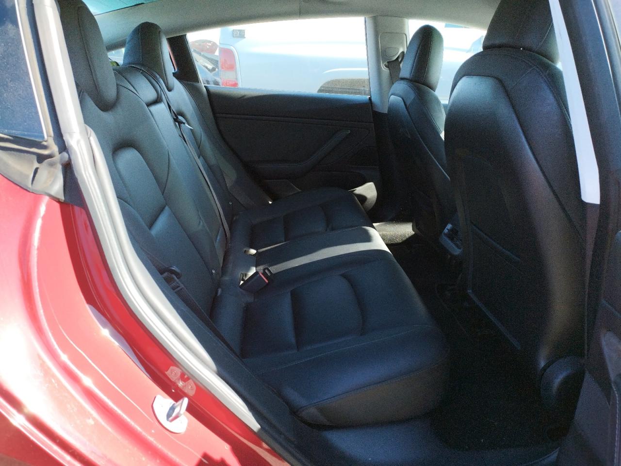 Photo 6 from auction – 2018 TESLA MODEL 3 with VIN 5YJ3E1EA1JF040581