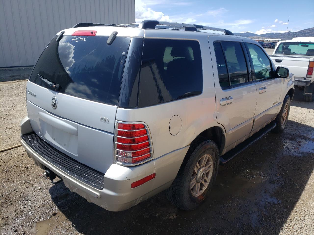 Photo 4 from auction – 2002 MERCURY MOUNTAINEE with VIN 4M2ZU86E52UJ09170