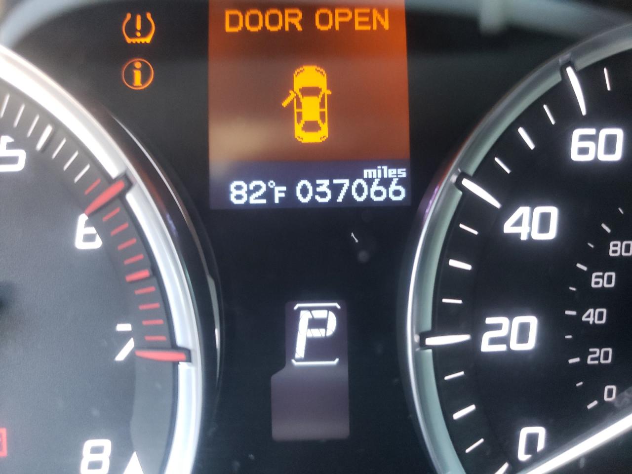 Photo 8 from auction – 2017 ACURA TLX with VIN 19UUB1F34HA005566