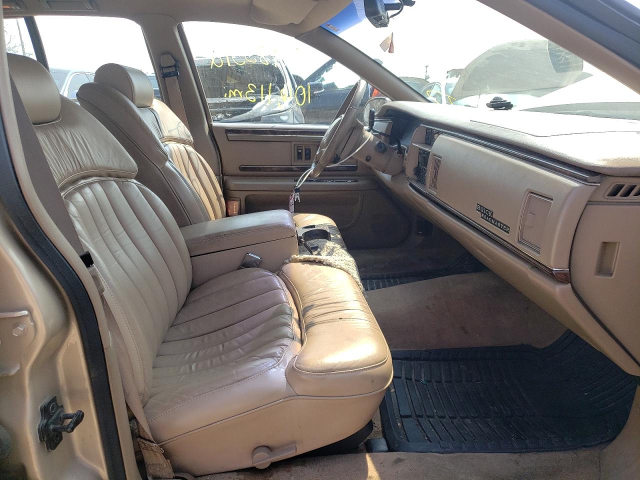 Photo 5 from auction – 1996 BUICK ROADMASTER with VIN 1G4BN52P2TR420128
