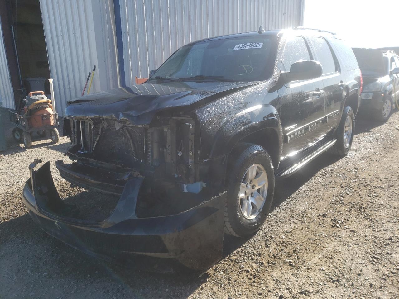 Photo 2 from auction – 2011 GMC YUKON SLE with VIN 1GKS2AE06BR114749