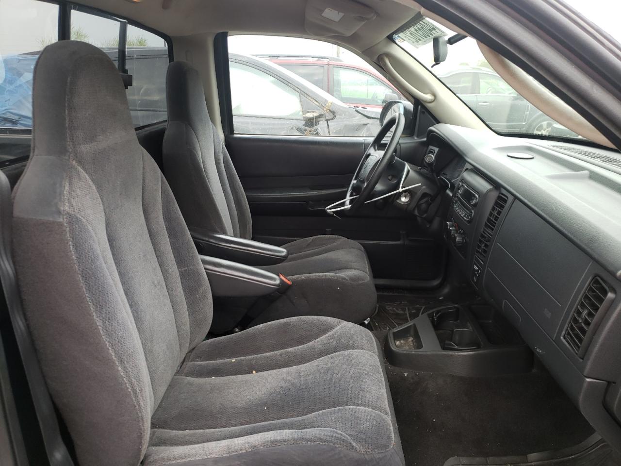 Photo 5 from auction – 2004 DODGE DAKOTA SXT with VIN 1D7FL16KX4S554632