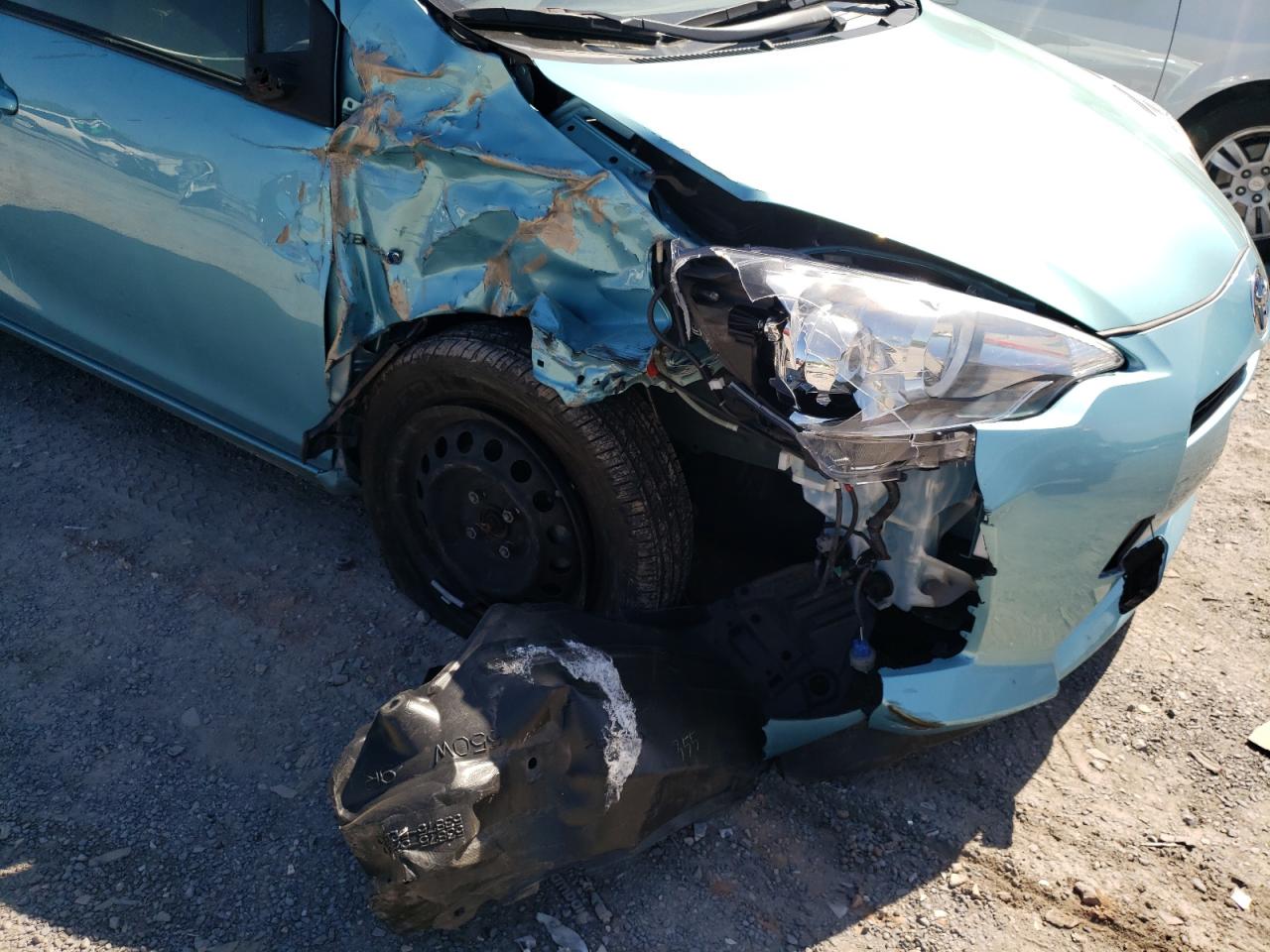 Photo 9 from auction – 2014 TOYOTA PRIUS C with VIN JTDKDTB34E1064372