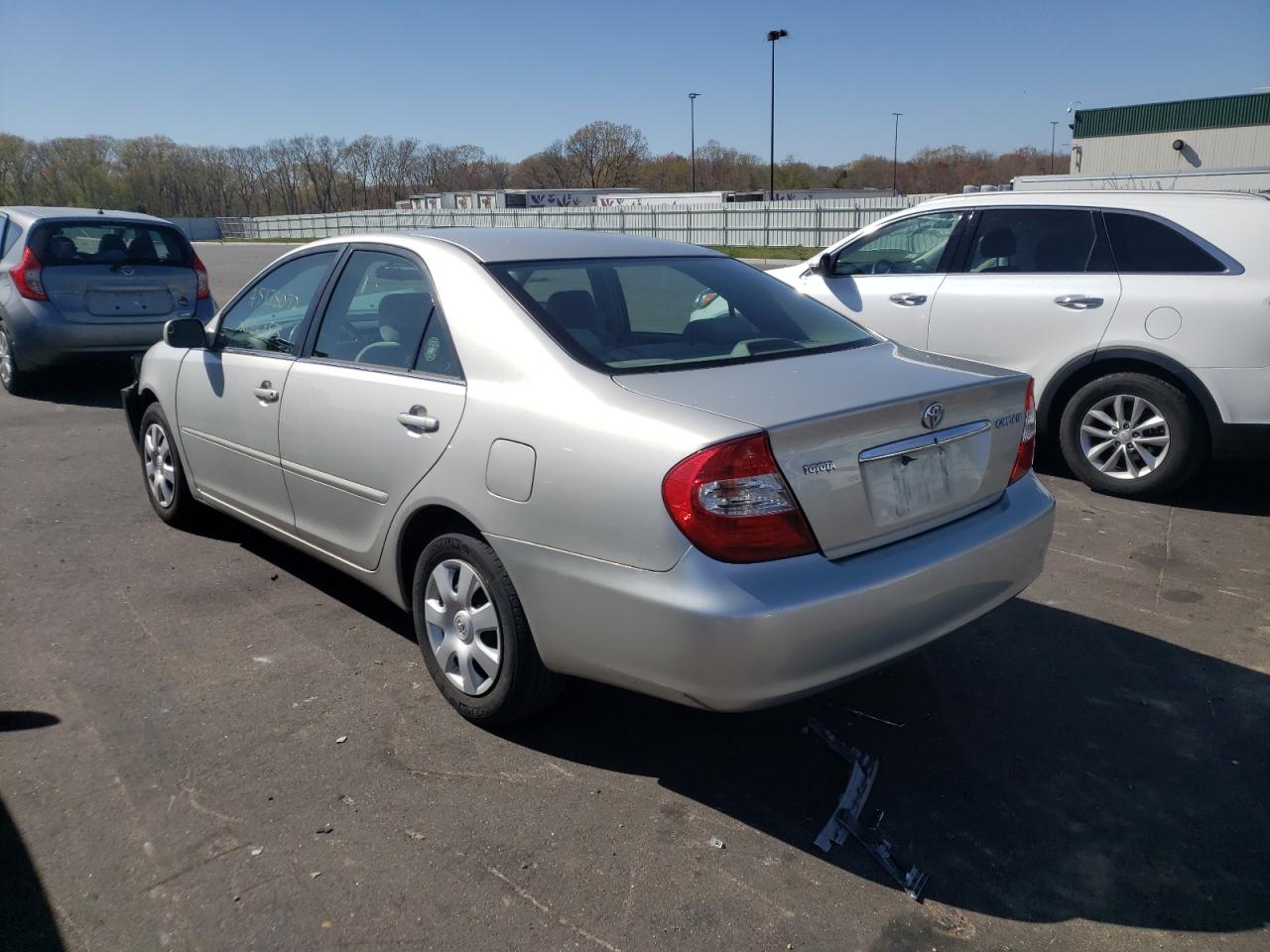 Photo 3 from auction – 2004 TOYOTA CAMRY LE with VIN 4T1BE32K74U886578