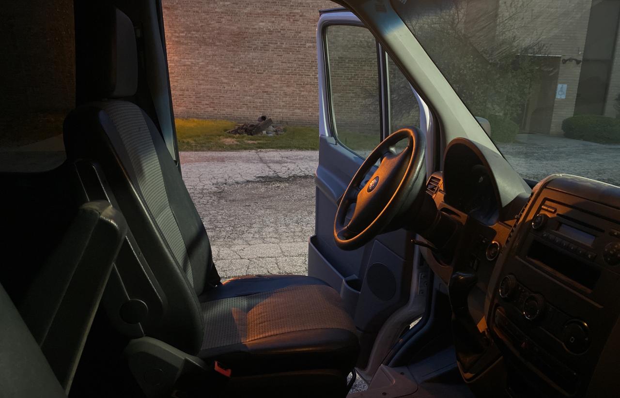 Photo 5 from auction – 2007 DODGE SPRINTER 3 with VIN WD0PF445075205803