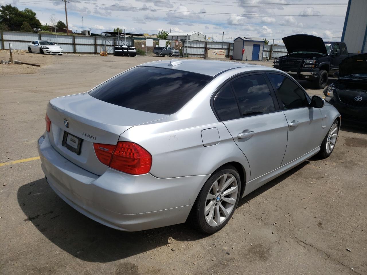 Photo 4 from auction – 2011 BMW 328 I with VIN WBAPH7C56BE677256
