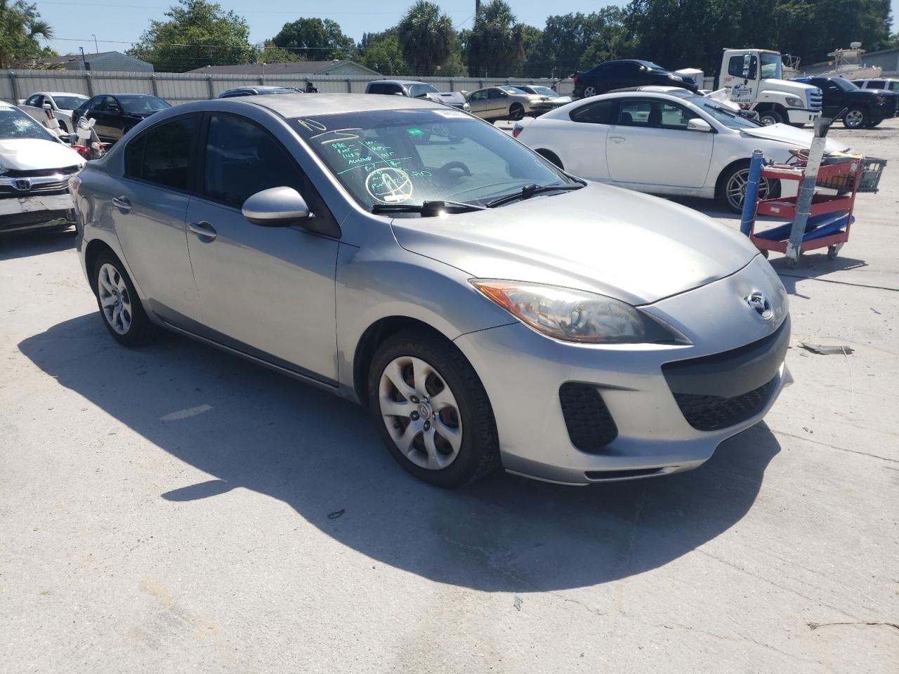 MAZDA 3 I 2012 z numerem VIN JM1BL1UF4C1550434 - Zdjęcie z aukcji