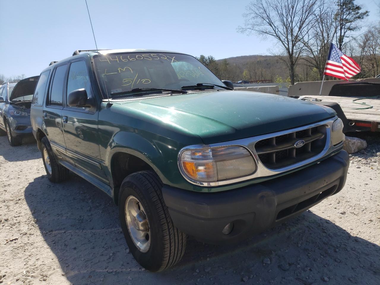 FORD EXPLORER 1999 مع رقم تعريف المركبة 1FMZU34E7XUC57576 - صورة من المزاد