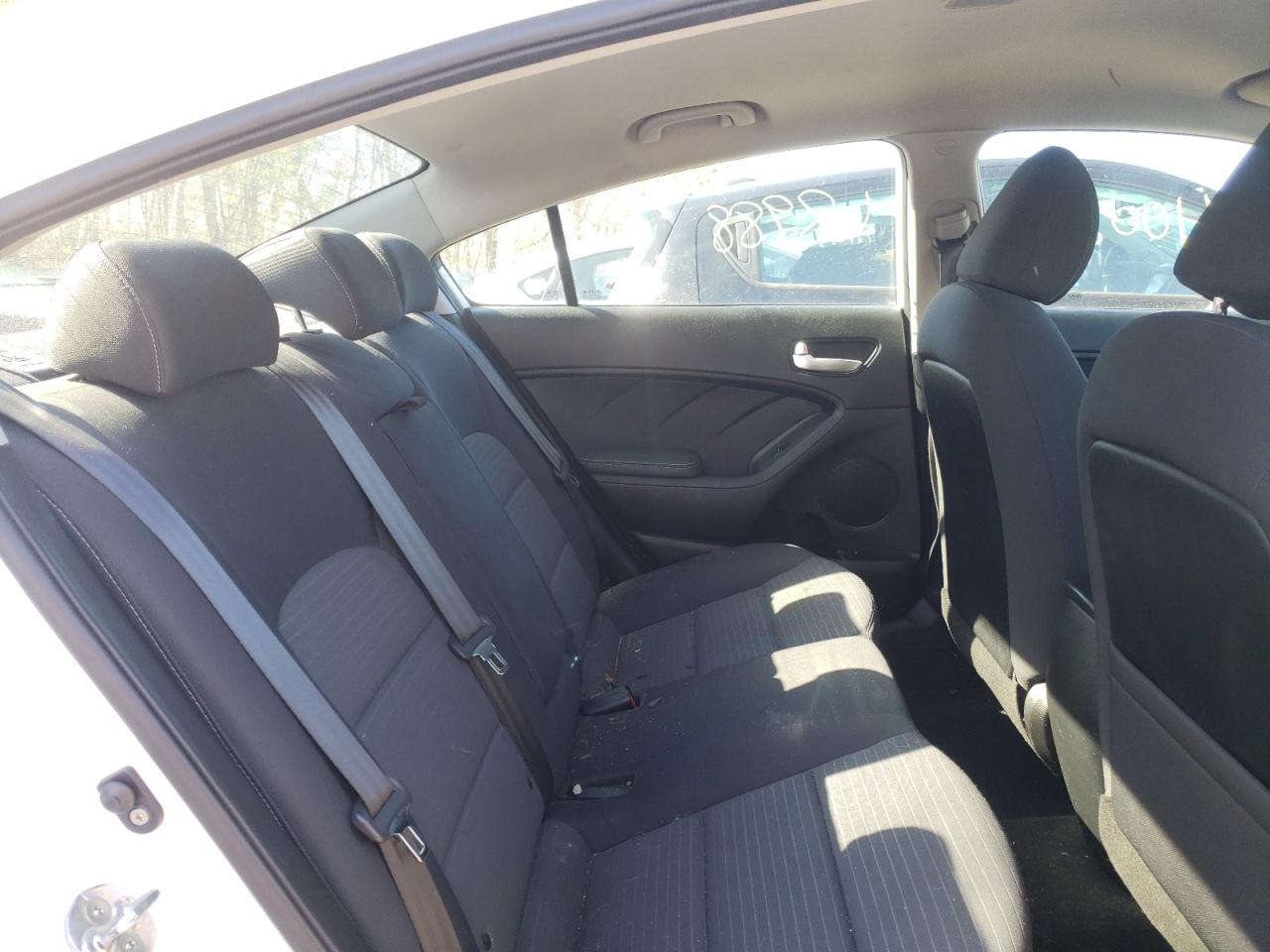 Photo 6 from auction – 2018 KIA FORTE LX with VIN 3KPFL4A73JE241726