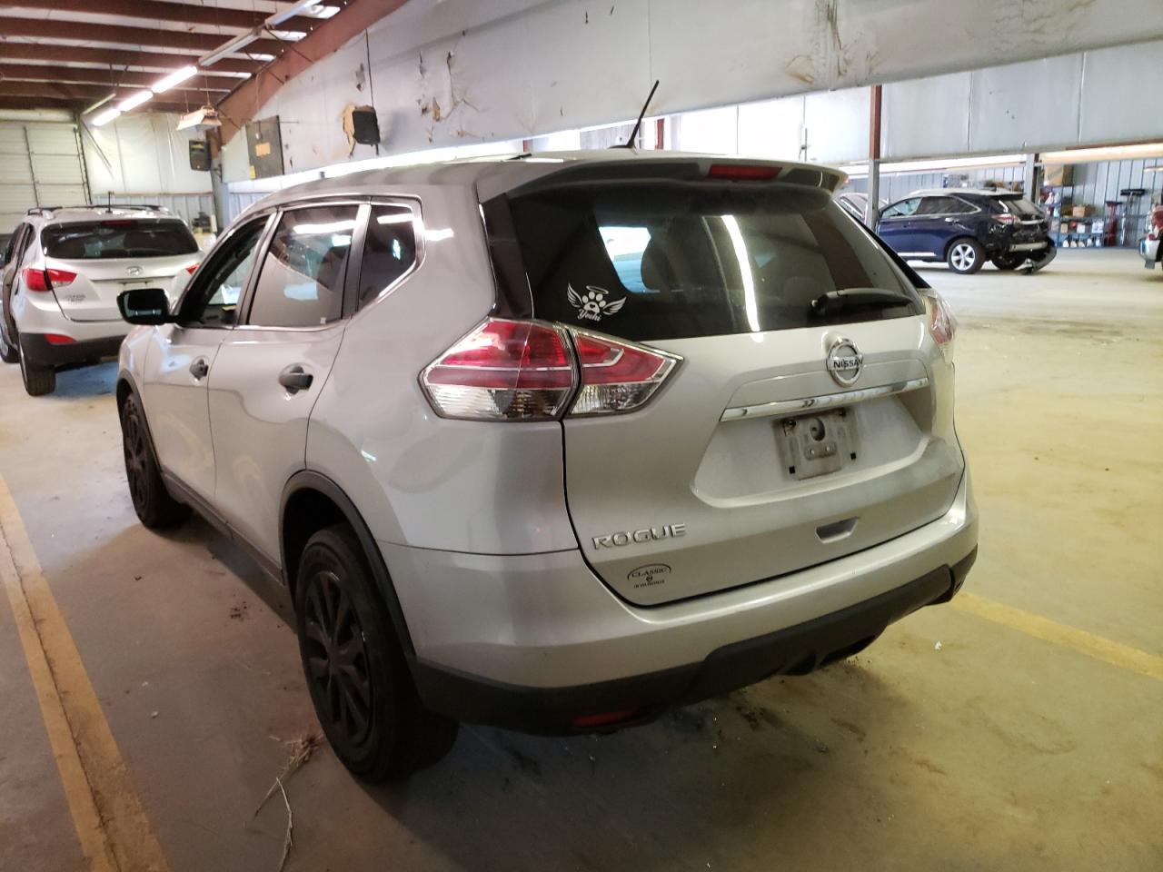 Photo 13 from auction – 2016 NISSAN ROGUE S with VIN 5N1AT2MN2GC870012