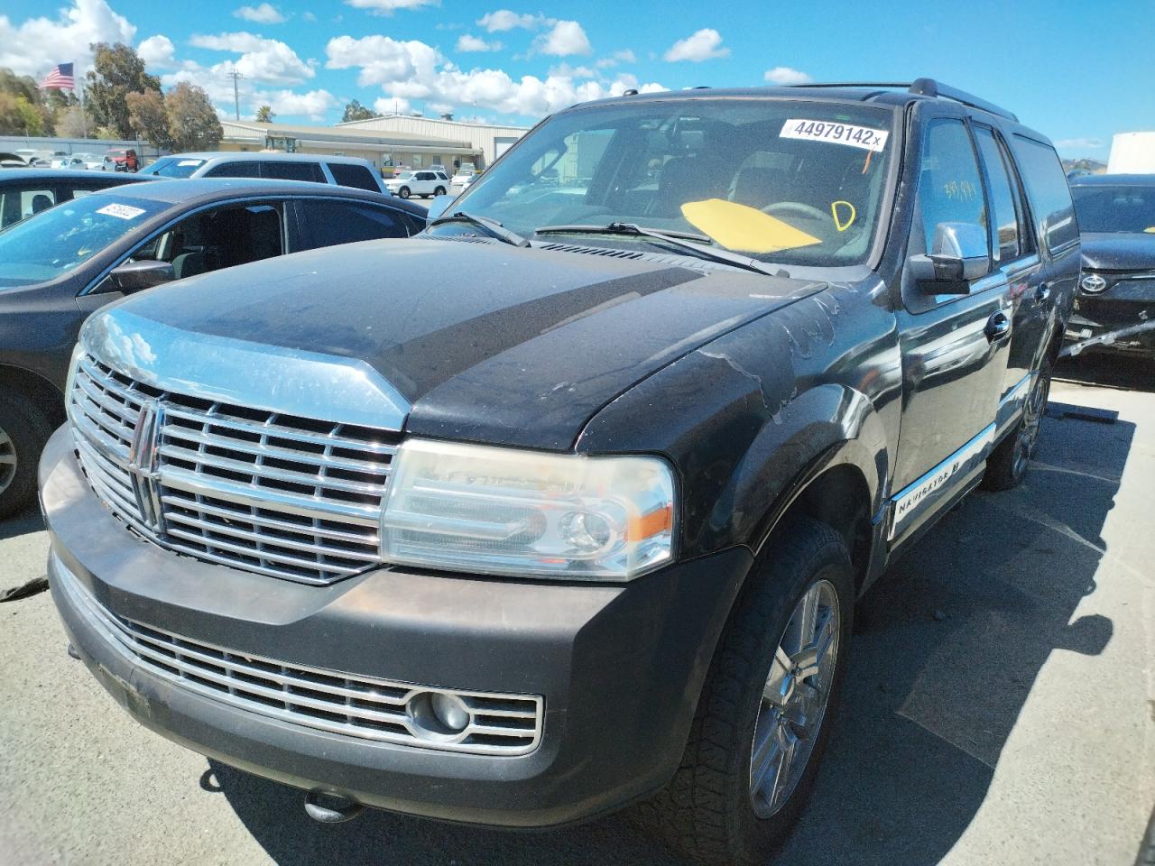 Photo 2 from auction – 2008 LINCOLN NAVIGATOR with VIN 5LMFL28598LJ08522
