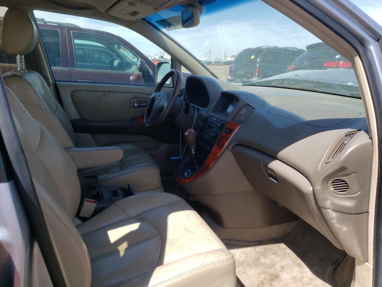 Photo 5 from auction – 2001 LEXUS RX 300 with VIN JTJHF10U910219449