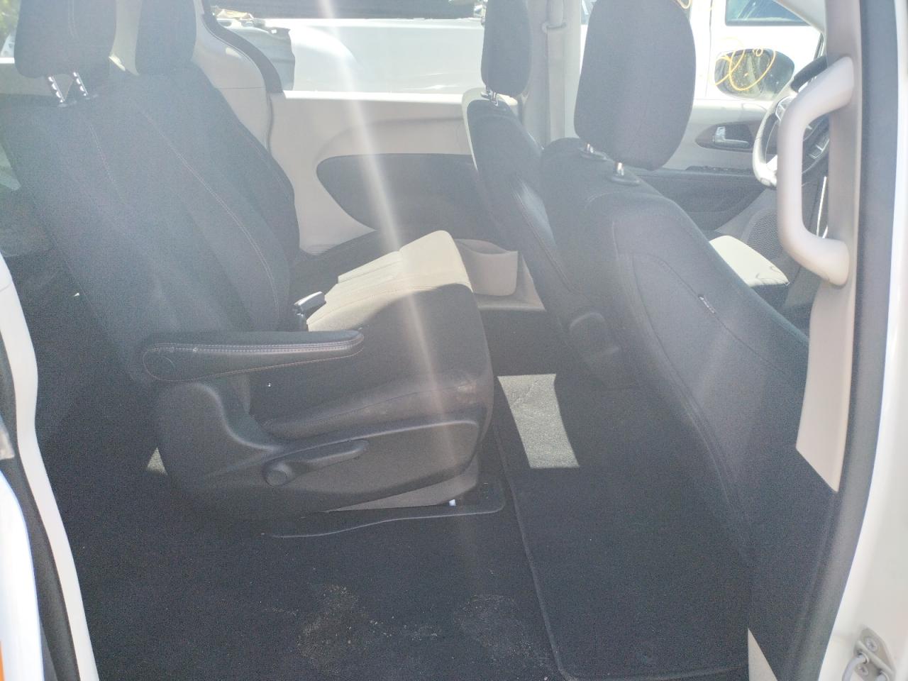 Photo 6 from auction – 2018 CHRYSLER PACIFICA L with VIN 2C4RC1AG5JR255430