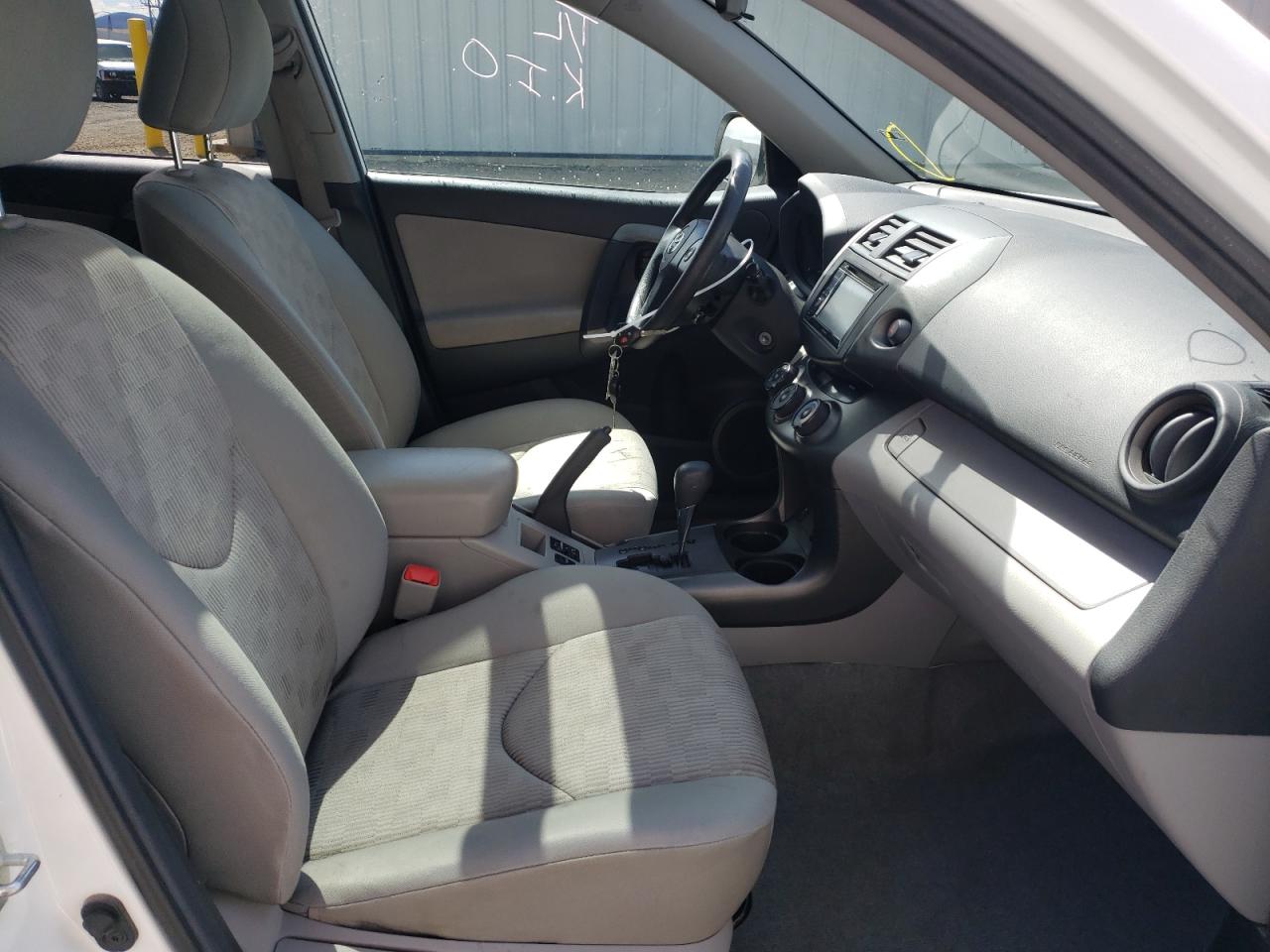 Photo 5 from auction – 2010 TOYOTA RAV4 with VIN 2T3BK4DV3AW028128