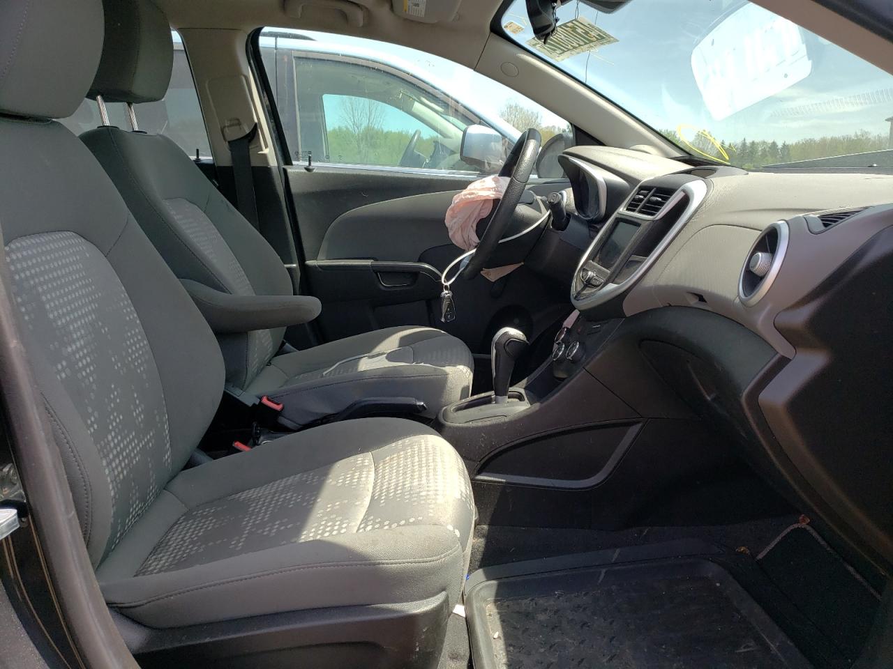 Photo 5 from auction – 2020 CHEVROLET SONIC with VIN 1G1JG6SB9L4116191