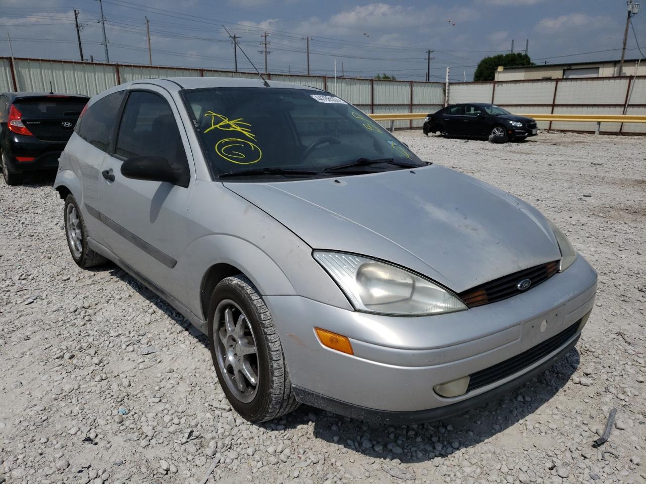 FORD FOCUS ZX3 2000 with VIN 3FAFP3139YR216253 - Photo from auction