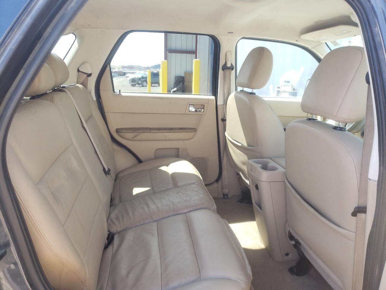 Photo 6 from auction – 2008 FORD ESCAPE LIM with VIN 1FMCU94128KA94967