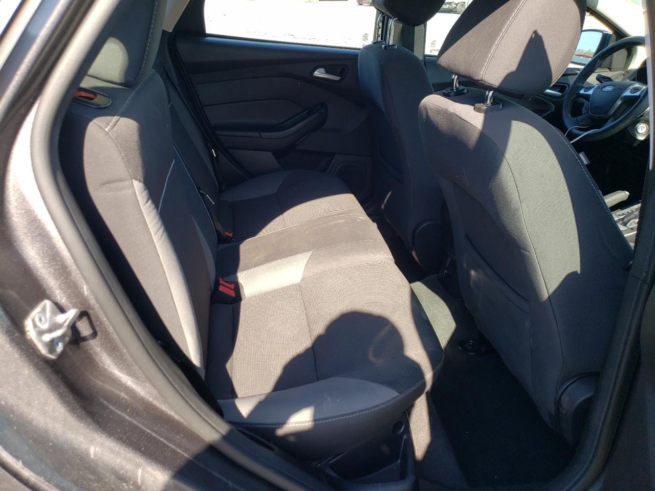 Photo 6 from auction – 2014 FORD FOCUS SE with VIN 1FADP3K22EL309011
