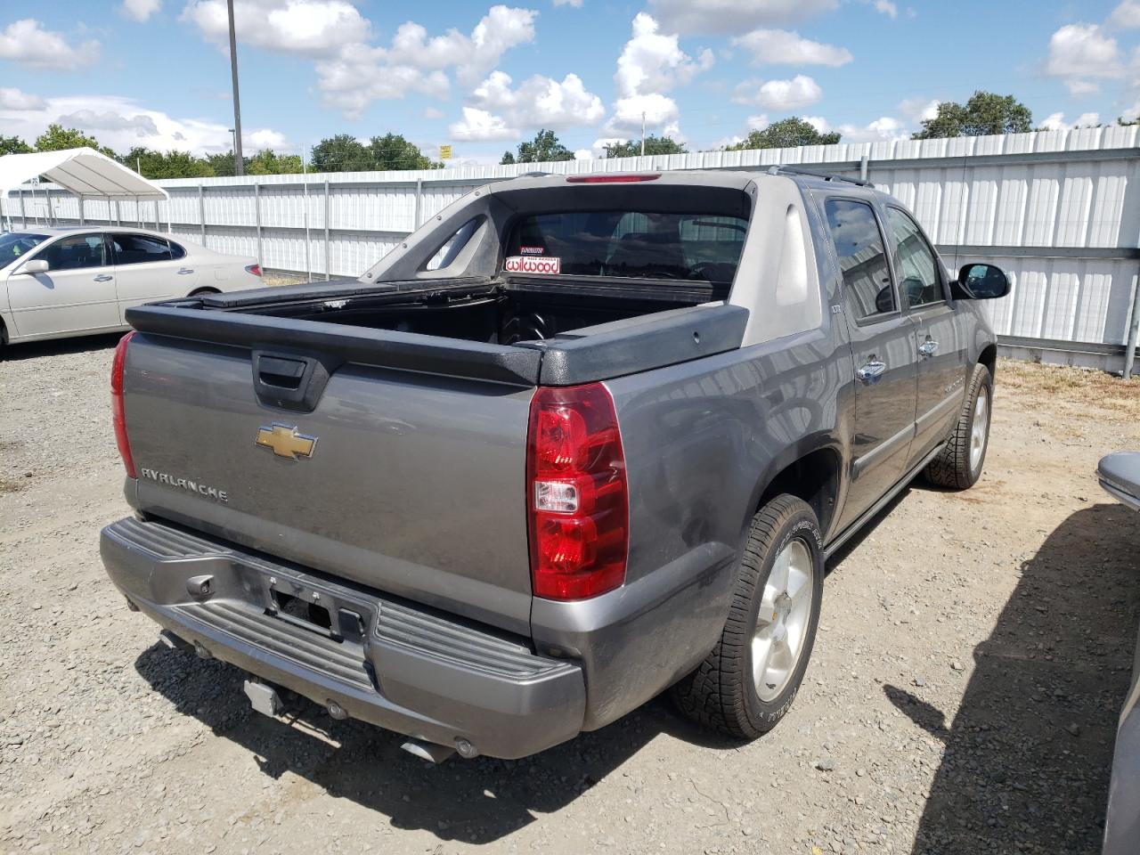 Photo 4 from auction – 2007 CHEVROLET AVALANCHE with VIN 3GNFK12Y67G294448