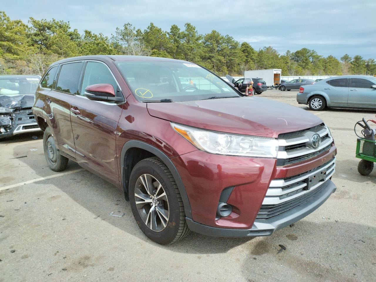 TOYOTA HIGHLANDER 2017 with VIN 5TDBZRFH3HS357567 - Photo from auction