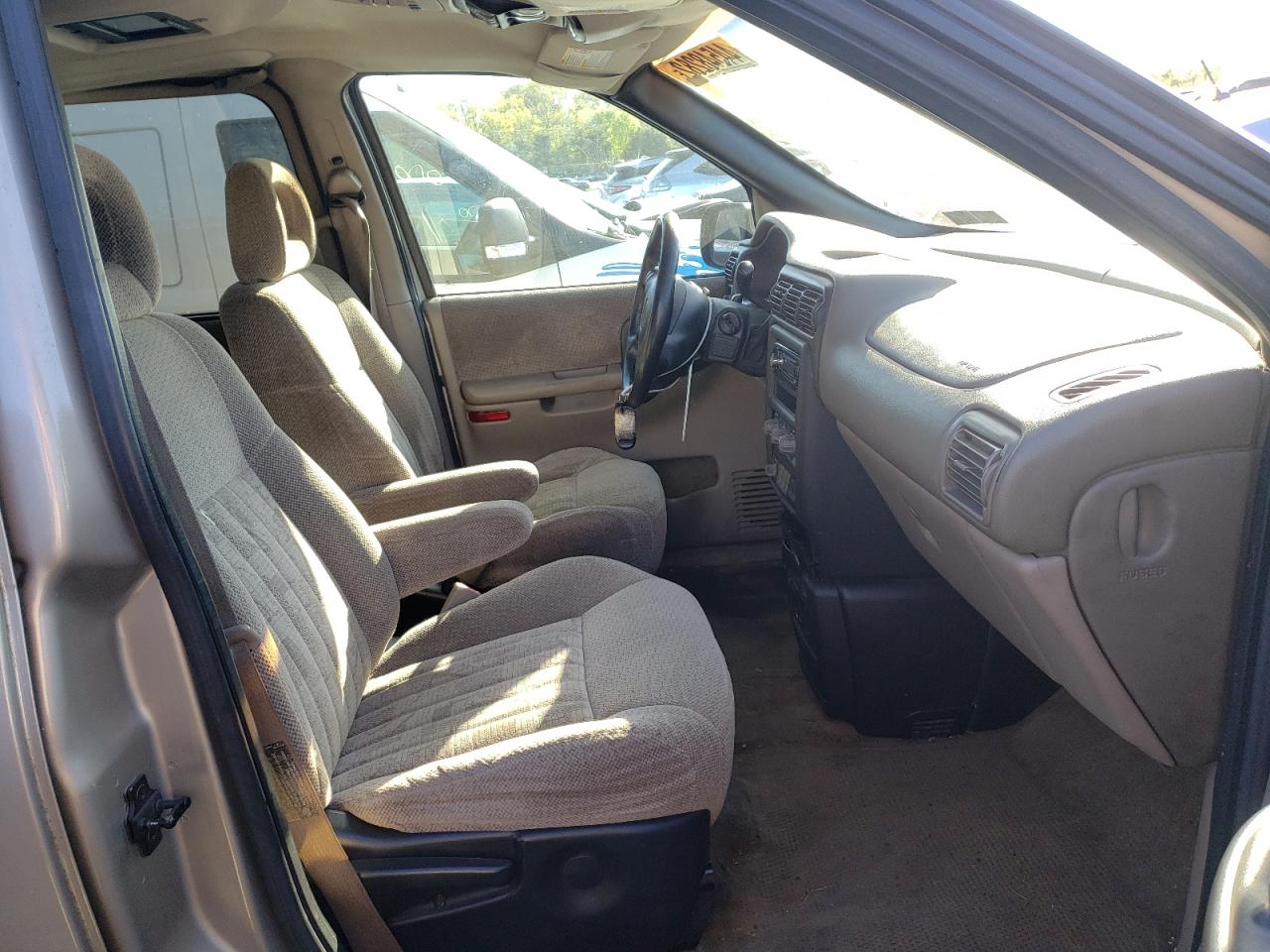 Photo 5 from auction – 2002 PONTIAC MONTANA LU with VIN 1GMDX13E22D256593