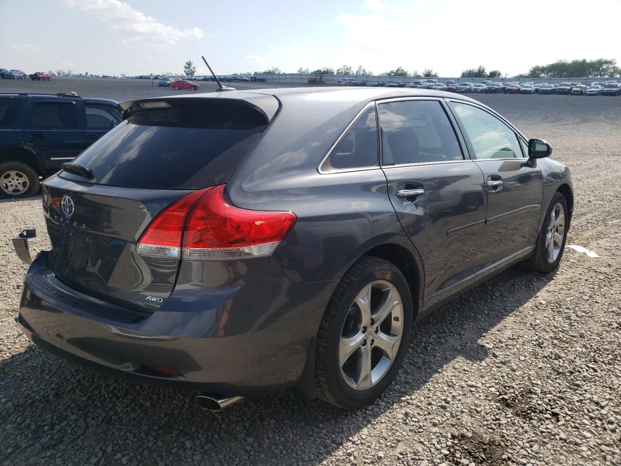 Photo 4 from auction – 2010 TOYOTA VENZA with VIN 4T3BK3BB0AU039140