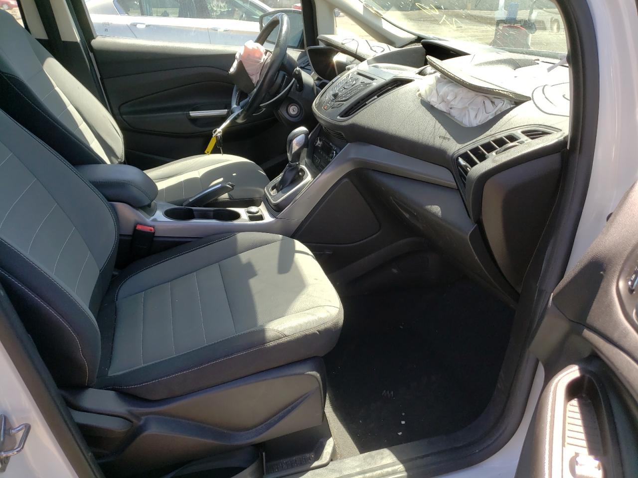 Photo 5 from auction – 2016 FORD C-MAX SE with VIN 1FADP5AU9GL106733