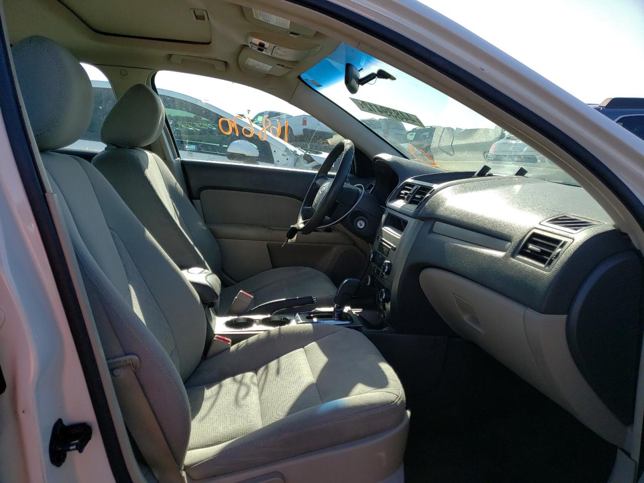 Photo 5 from auction – 2011 FORD FUSION SE with VIN 3FAHP0HA5BR143112