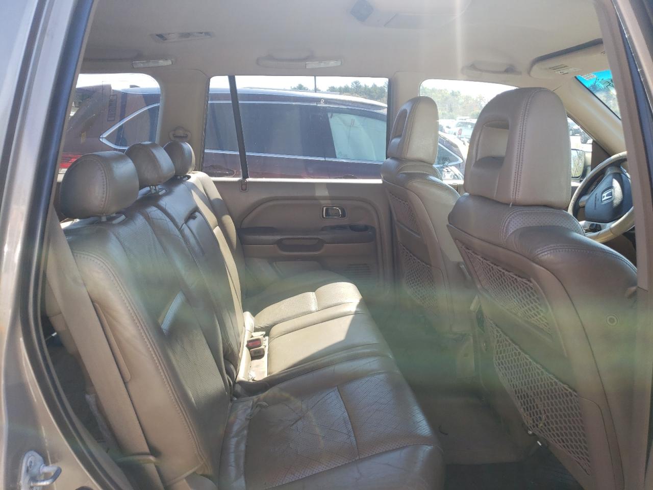 Photo 6 from auction – 2003 HONDA PILOT EXL with VIN 2HKYF18693H619932