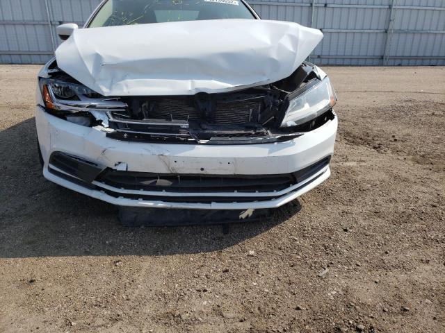 Photo 9 from auction – 2017 VOLKSWAGEN JETTA S with VIN 3VW2B7AJ1HM257757