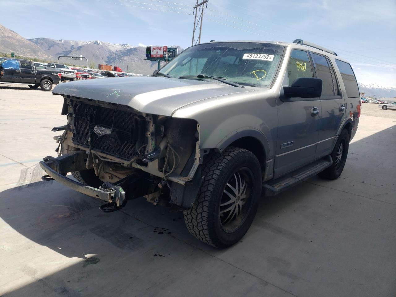 Photo 2 from auction – 2008 FORD EXPEDITION with VIN 1FMFU16508LA79053