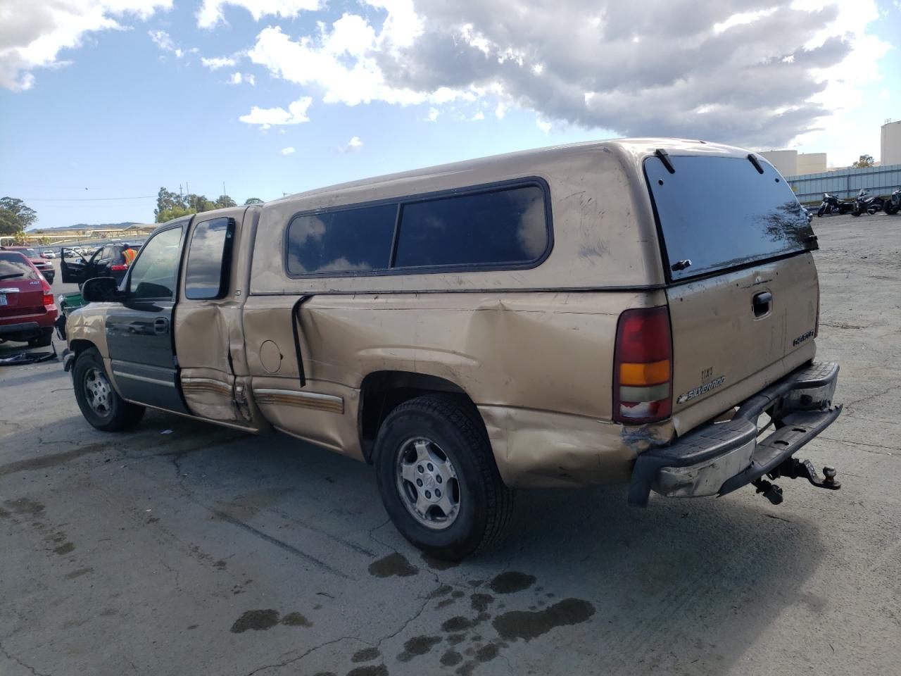 Photo 3 from auction – 2000 CHEVROLET SILVERADO with VIN 1GCEC19T0YE325276