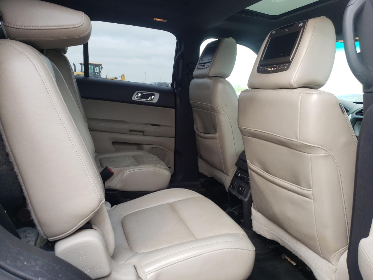 Photo 6 from auction – 2011 FORD EXPLORER L with VIN 1FMHK8F82BGA18370