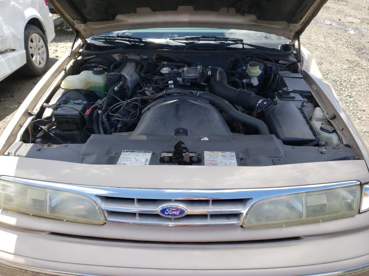 Photo 7 from auction – 1997 FORD CROWN VICT with VIN 2FALP74W1VX132070