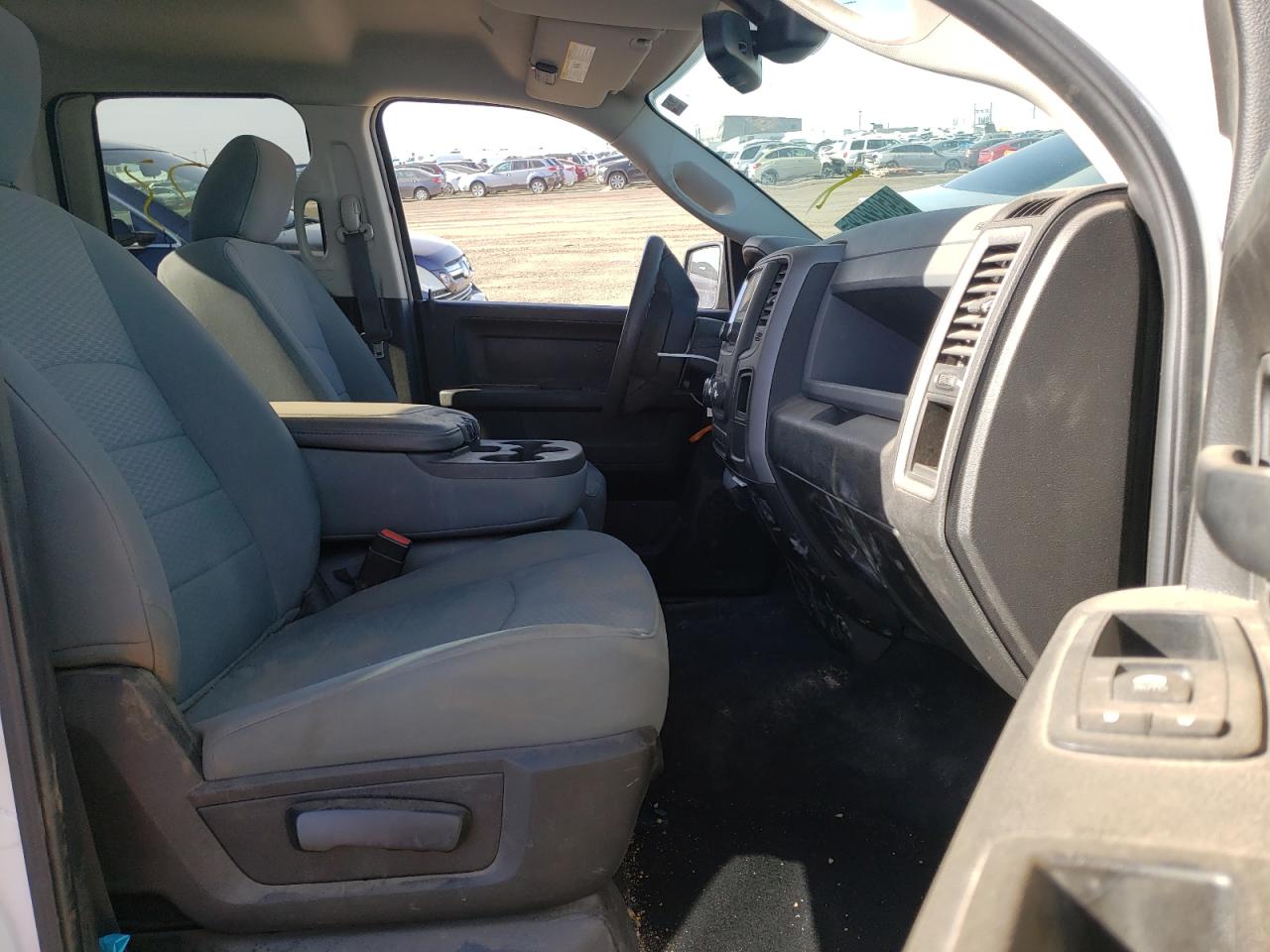 Photo 5 from auction – 2019 RAM 1500 CLASS with VIN 1C6RR7FG7KS656656