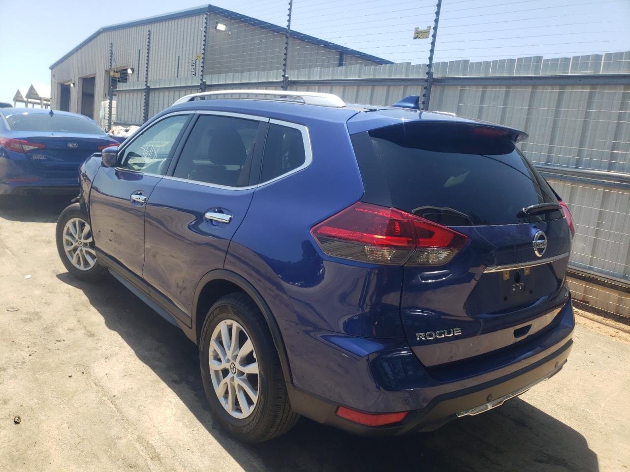 Photo 3 from auction – 2020 NISSAN ROGUE S with VIN KNMAT2MT1LP542778