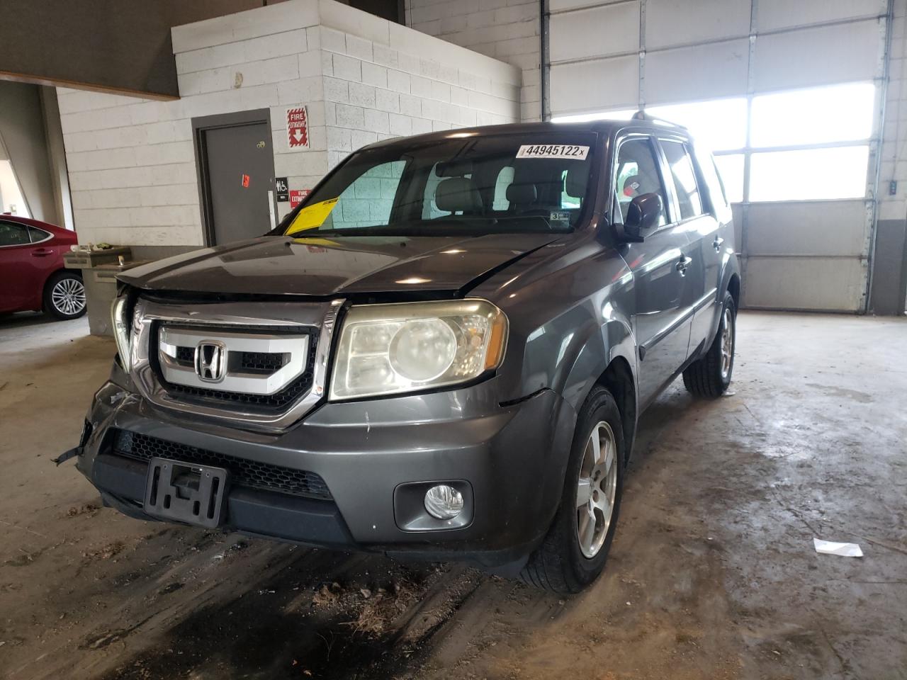 Photo 2 from auction – 2011 HONDA PILOT EXL with VIN 5FNYF4H51BB026717