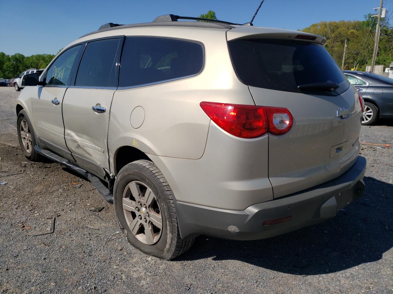 Photo 3 from auction – 2011 CHEVROLET TRAVERSE L with VIN 1GNKRGED9BJ167139