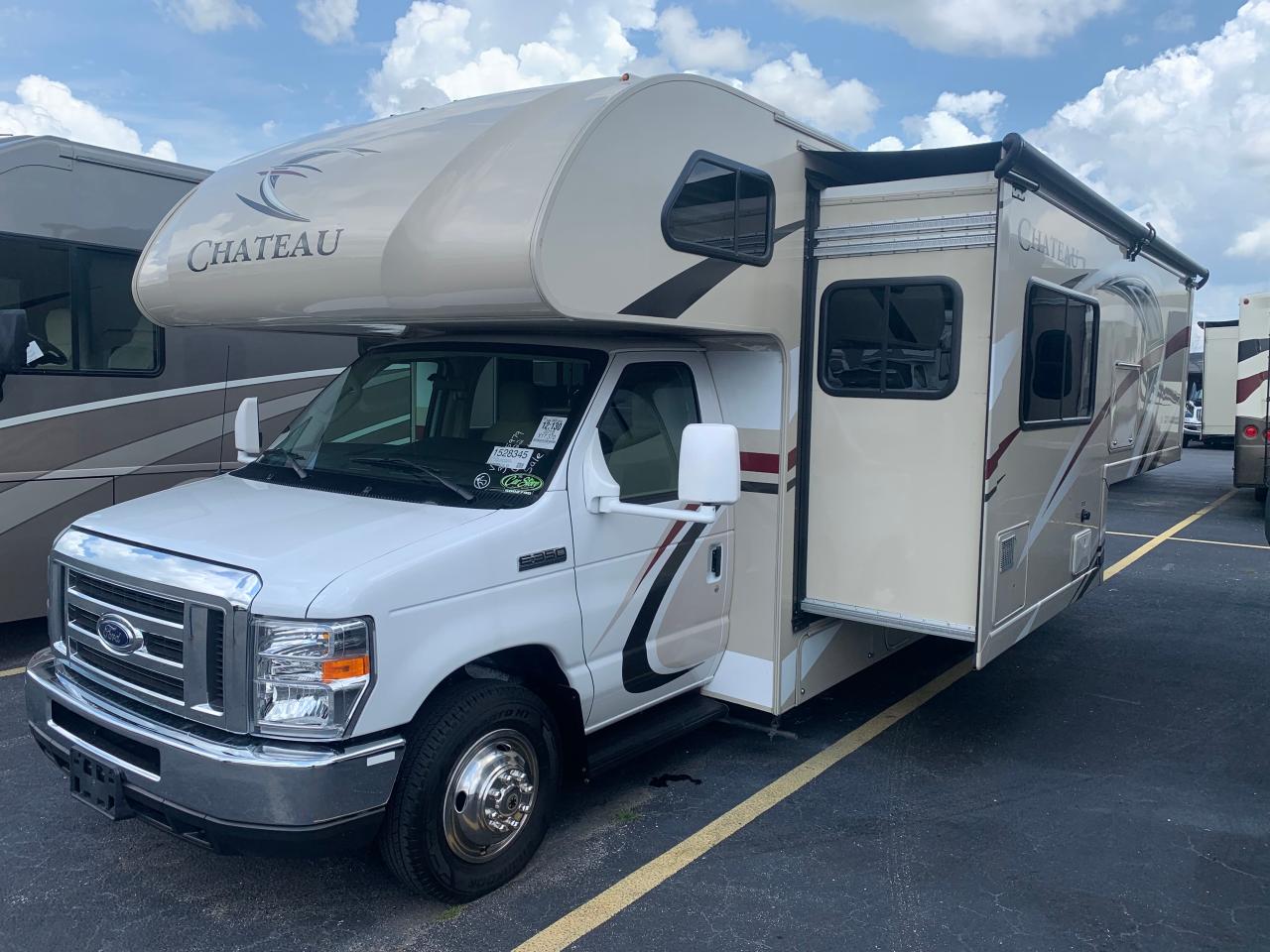Photo 2 from auction – 2018 FORD ECONOLINE with VIN 1FDWE3FS8JDC05979