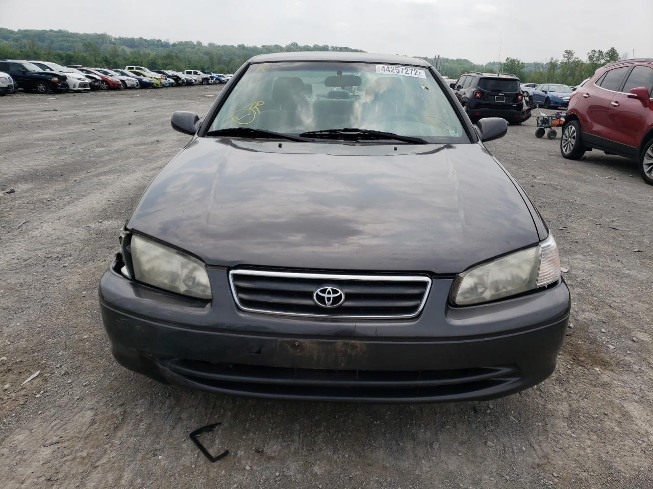 Photo 9 from auction – 2000 TOYOTA CAMRY CE with VIN 4T1BG22K4YU743694