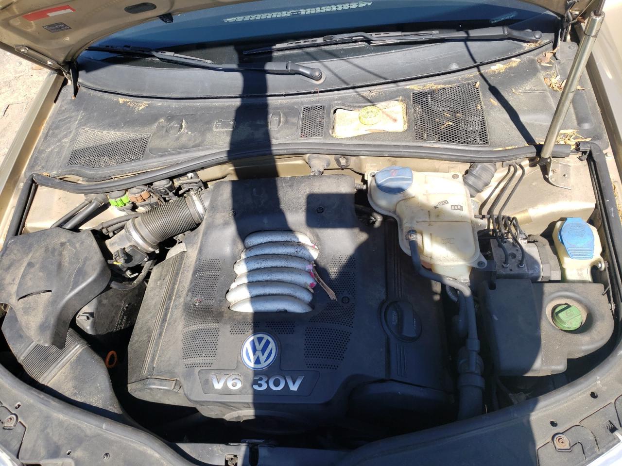 Photo 7 from auction – 2002 VOLKSWAGEN PASSAT GLX with VIN WVWTH63B42P185850