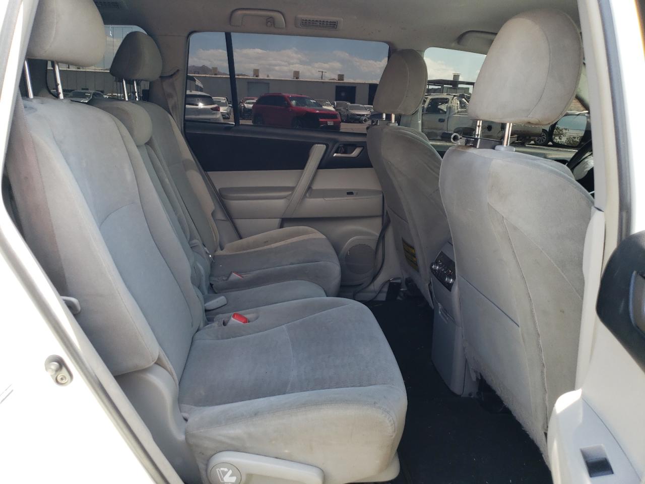 Photo 6 from auction – 2013 TOYOTA HIGHLANDER with VIN JTEBC3EH6D2016497